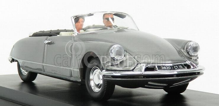Rio-models Citroen Ds 19 Cabriolet Just Married 1961 With Figures 1:43 Grey