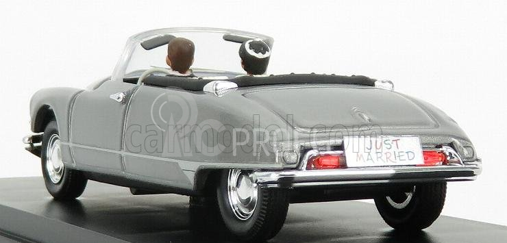 Rio-models Citroen Ds 19 Cabriolet Just Married 1961 With Figures 1:43 Grey
