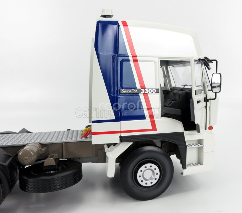 Road-kings DAF 3600 Space Cab Tractor Truck 3-assi 1982 1:18 Bílá Modrá Červená