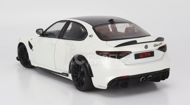 Solido Alfa romeo Giulia Gta 2021 1:18 Bílá