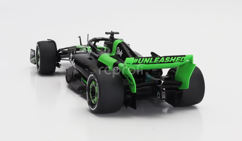 Solido Sauber F1  C44 Team Stake Kick Presentation Season 2024  - N 77 Valtteri Bottas - N 24 Zhou Guanyu 1:18 Zelená Černá