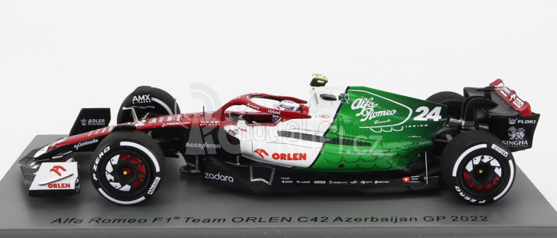 Spark-model Alfa romeo F1  C42 Team Orlen Racing N 24 Azerbaijan Gp 2022 Guanyu Zhou 1:43 Bílá Červená Zelená