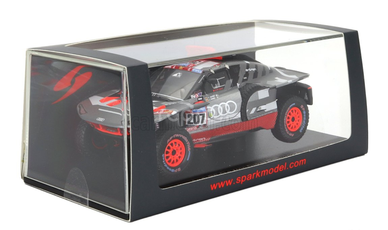 Spark-model Audi Q E-tron Rs Team Audi Sport N 207 Rally Dakar 2023 Carlos Sainz - Lucas Cruz 1:43 Šedá Stříbrná Černá