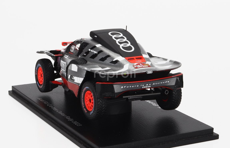 Spark-model Audi Q E-tron Rs Team Audi Sport N 211 Rally Dakar 2023 Mattias Ekstrom - Emil Bergkvist 1:43 Šedá Stříbrná Černá