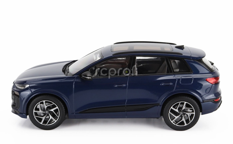 Spark-model Audi Q6 E-tron 2023 1:18 Ascari Blue