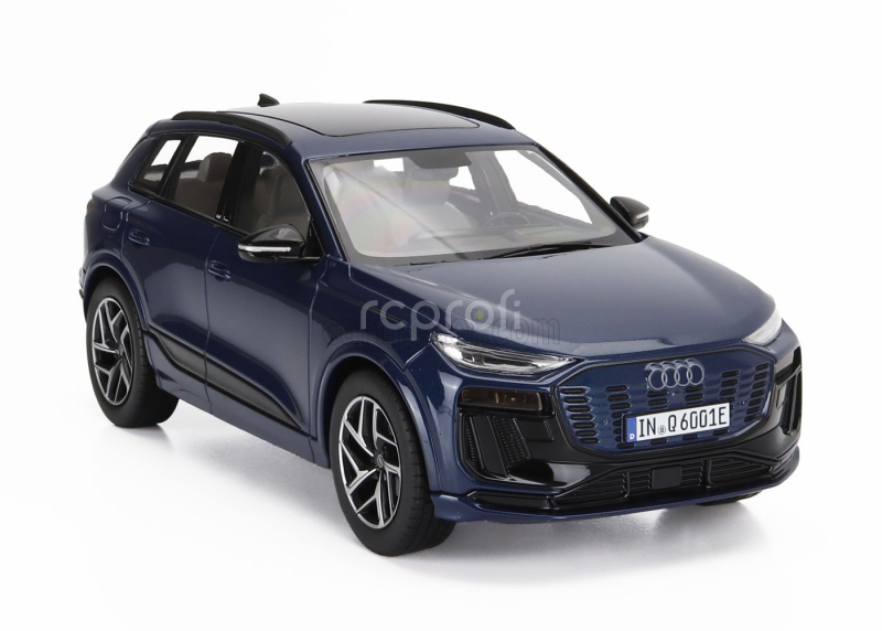 Spark-model Audi Q6 E-tron 2023 1:18 Ascari Blue