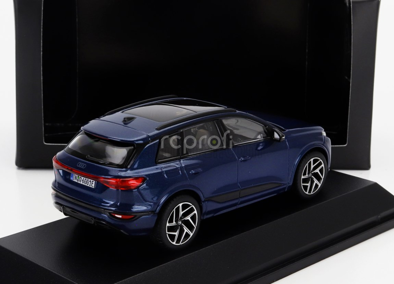 Spark-model Audi Q6 E-tron 2023 1:43 Ascari Blue Met