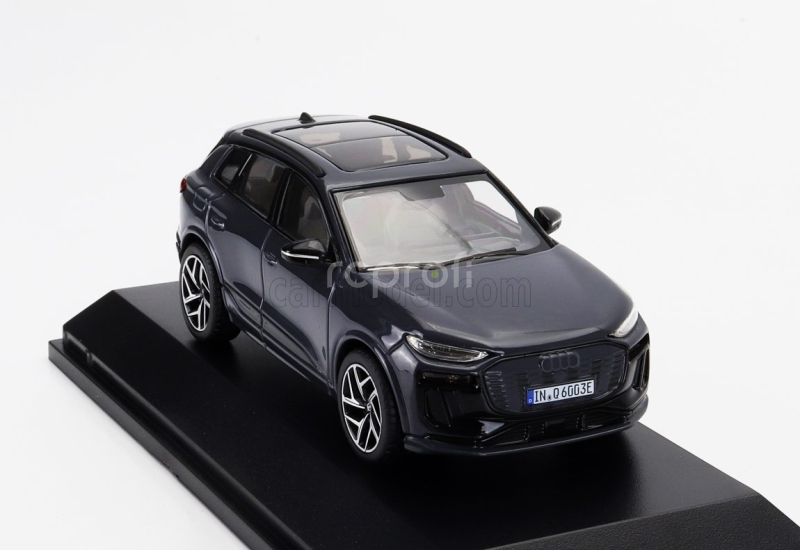 Spark-model Audi Q6 E-tron 2023 1:43 Magnetově Šedá