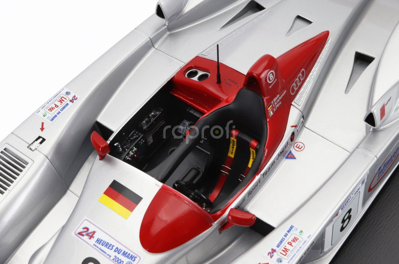 Spark-model Audi R8 3.6l Turbo V8 Team Audi Sport Joest N 8 Winner 24h Le Mans 2000 Frank Biela - Tom Kristensen - Emanuele Pirro 1:18 Silver Red