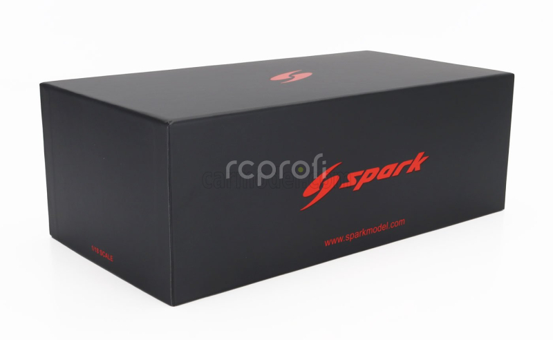 Spark-model Audi R8 3.6l Turbo V8 Team Audi Sport Joest N 9 2nd 24h Le Mans 2000 Laurent Aiello - Allan Mcnish - Stephane Ortelli 1:18 Stříbrná Žlutá