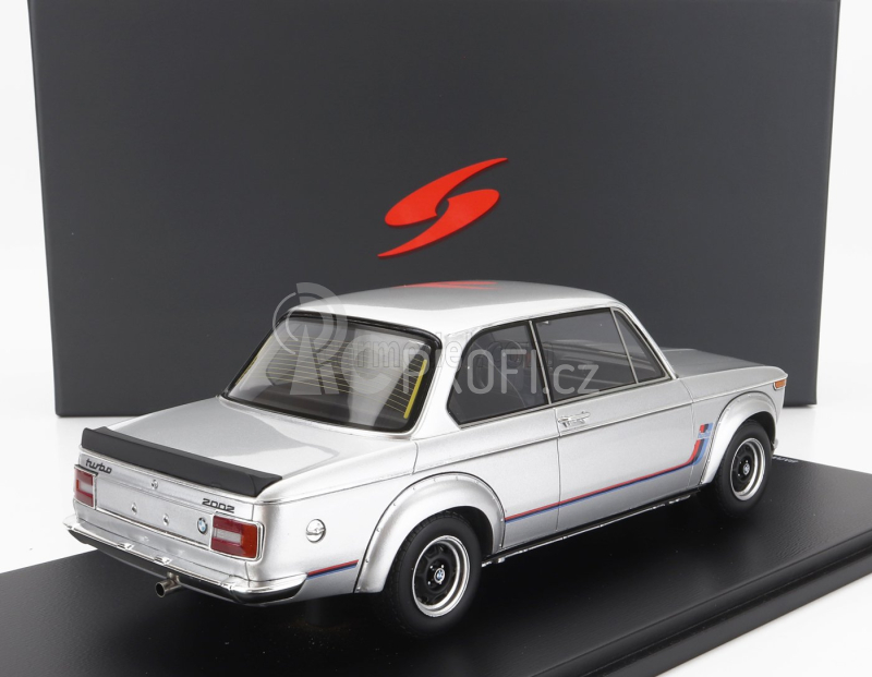 Spark-model BMW 2002 Turbo 1973 - Con Vetrina - With Showcase - Special Box 1:18 Silver