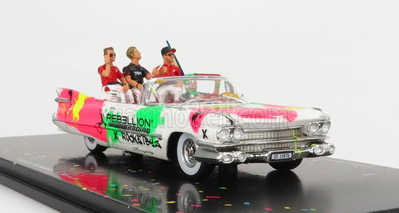 Spark-model Cadillac Eldorado Biarritz Cabriolet 1959 - Parade Des Pilotes Team Rebellion Racing 24h Le Mans 2019 T.laurent - G.menezes - N.berthon 1:43 Bílá Růžová Černá