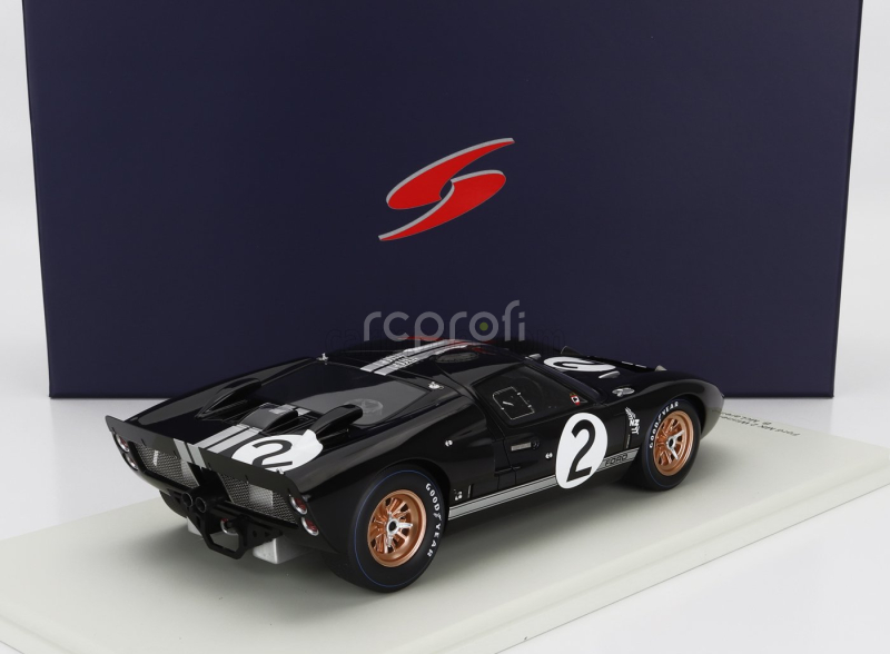 Spark-model Ford usa Gt40 Mkii 7.0l V8 Team Shelby American Inc. N 2 Winner 24h Le Mans 1966 B.mclaren - C.amon 1:18 Černá Stříbrná