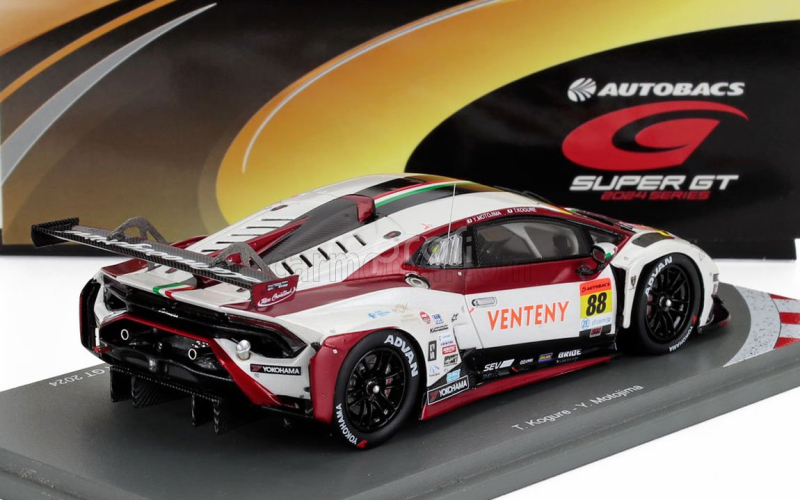 Spark-model Lamborghini Lamborghini Gt3 Team Jloc N 88 Champion With Pit Board Gt300 Class Super Gt 2024 Takashi Kogure - Yuya Motojima 1:43 Bílá Červená Černá