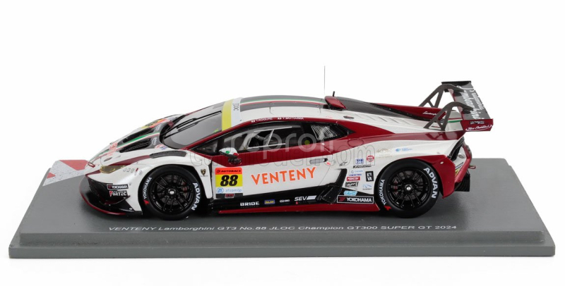 Spark-model Lamborghini Lamborghini Gt3 Team Jloc N 88 Champion With Pit Board Gt300 Class Super Gt 2024 Takashi Kogure - Yuya Motojima 1:43 Bílá Červená Černá