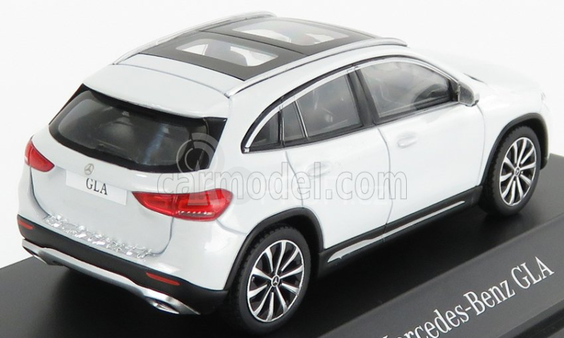 Spark-model Mercedes benz Gla-class (h247) 2020 1:43 Digitální Bílý Metr