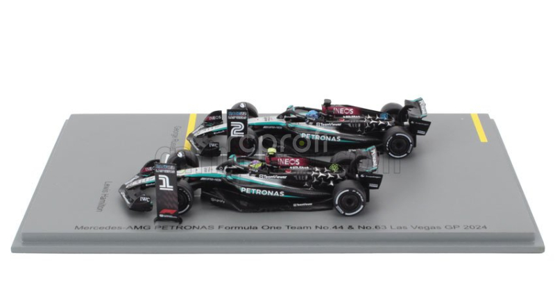 Spark-model Mercedes gp Set F1  2x W15 Eq Performance Team Amg Petronas Motorsport N 44 2nd Las Vegas Gp 2024 Lewis Hamilton + N 63 Winner Las Vegas Usa 2024 George Russell 1:64 Černá Stříbrná Zelená