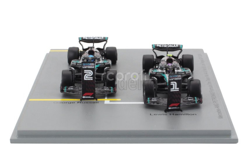 Spark-model Mercedes gp Set F1  2x W15 Eq Performance Team Amg Petronas Motorsport N 44 2nd Las Vegas Gp 2024 Lewis Hamilton + N 63 Winner Las Vegas Usa 2024 George Russell 1:64 Černá Stříbrná Zelená