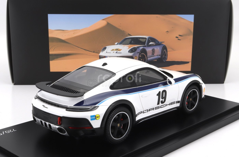 Spark-model Porsche 911 992 Coupe N 19 Rally Dakar Design 2022 - Con Vetrina - With Showcase 1:18 Bílá Modrá