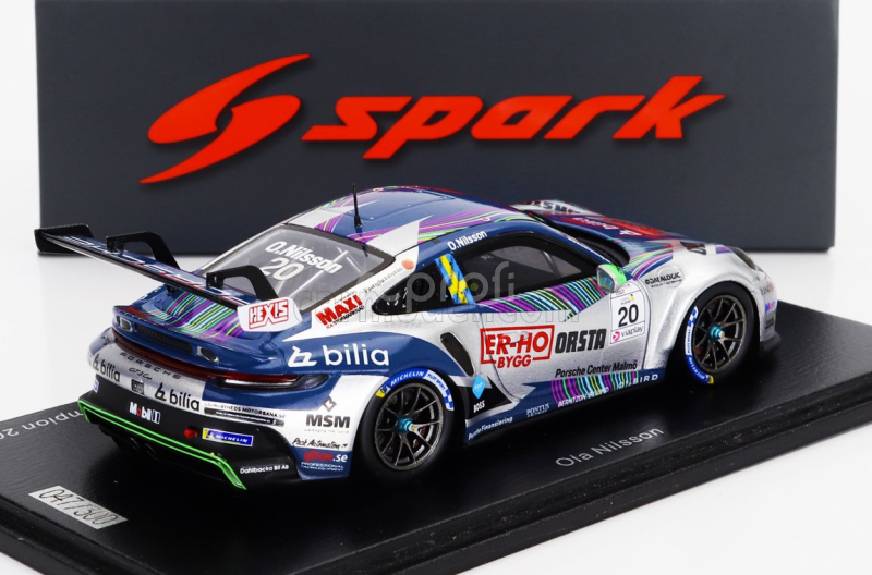 Spark-model Porsche 911 992 Gt3 Cup N 20 Porsche Carrera Cup Scandinavia Champion 2023 Ola Nilsson 1:43 Stříbrná Modrá