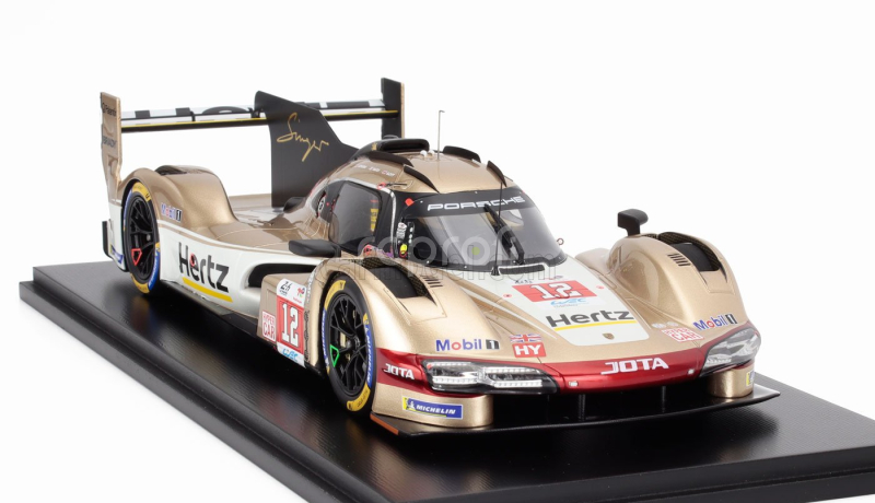 Spark-model Porsche 963 9rd 4.6l Turbo V8 Team Hertz Jota N 12 24h Le Mans 2024 Will Stevens - Norman Nato - Callum Ilott 1:18 Bílé Zlato