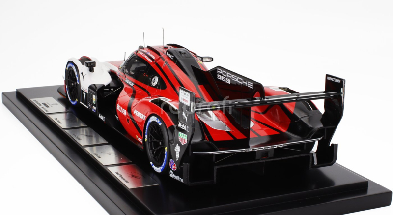 Spark-model Porsche 963 9rd 4.6l Turbo V8 Team Porsche Penske Motorsport N 7 Winner 24h Daytona 2024 Matt Campbell - Dane Cameron - Felipe Nasr - Josef Newgarden - Con Vetrina - With Showcase 1:18 Červená Bílá Černá