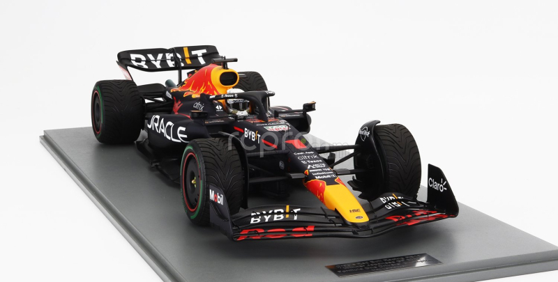 Spark-model Red bull F1  Rb18 Team Oracle Red Bull Racing N 1 World Champion Winner Japan Gp With Pit Board 2022 Max Verstappen 1:12 Matná Modrá Žlutá Červená