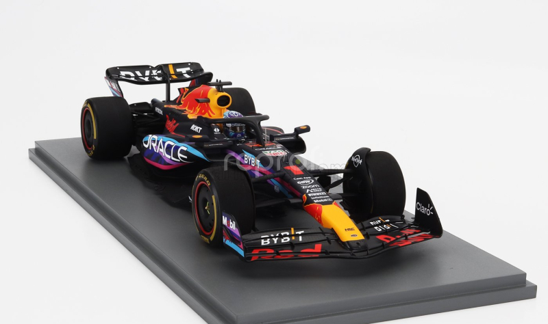 Spark-model Red bull F1  Rb19 Team Oracle Red Bull Racing N 1 World Champion Winner Miami Gp 2023 Max Verstappen 1:18 Matt Blue