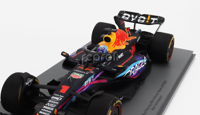 Spark-model Red bull F1  Rb19 Team Oracle Red Bull Racing N 1 World Champion Winner Miami Gp 2023 Max Verstappen 1:18 Matt Blue