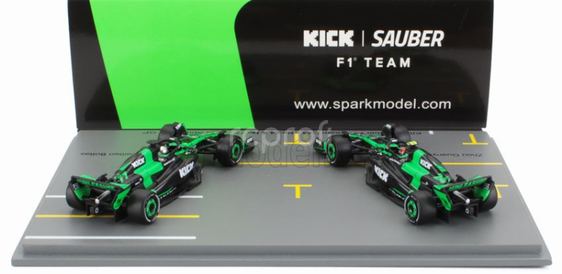Spark-model Sauber Set F1  2x C44 Team Stake Kick N 77 Abu Dhabi Gp 2024 Valtteri Bottas + N 24 Abu Dhabi Gp 2024 Zhou Guanyu 1:64 Zelená Černá