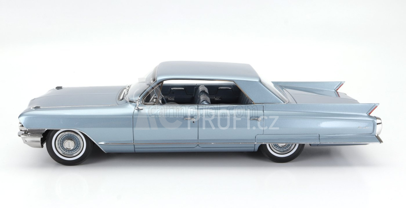 Stamp-models Cadillac Sedan De Ville 1962 1:18 Newport Blue Met