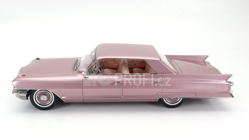 Stamp-models Cadillac Sedan De Ville 1962 1:18 Vřesově Růžová Met