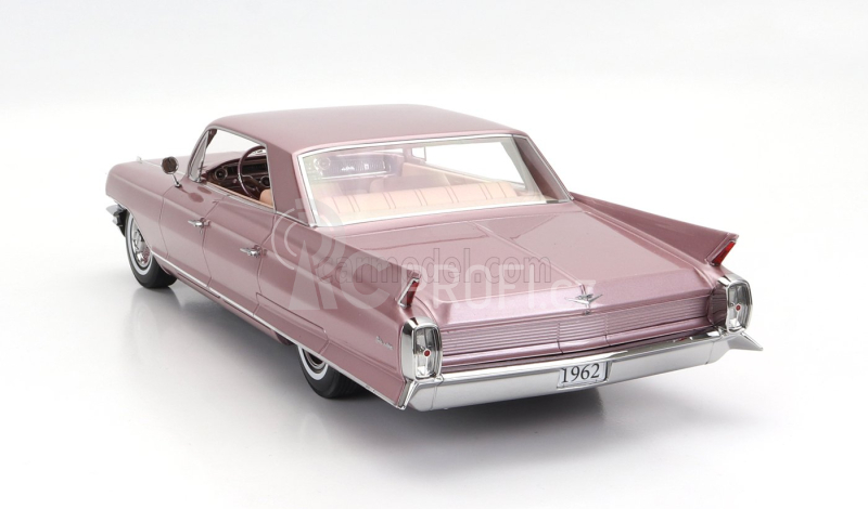 Stamp-models Cadillac Sedan De Ville 1962 1:18 Vřesově Růžová Met
