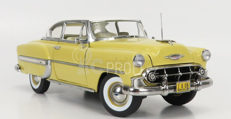 Sun-star Chevrolet Bel Air Coupe 1953 1:18 Žlutá Bílá