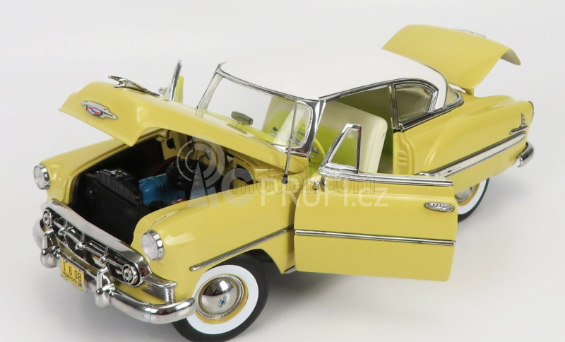 Sun-star Chevrolet Bel Air Coupe 1953 1:18 Žlutá Bílá