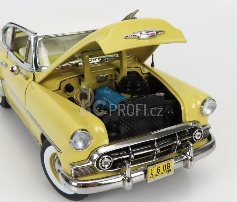 Sun-star Chevrolet Bel Air Coupe 1953 1:18 Žlutá Bílá