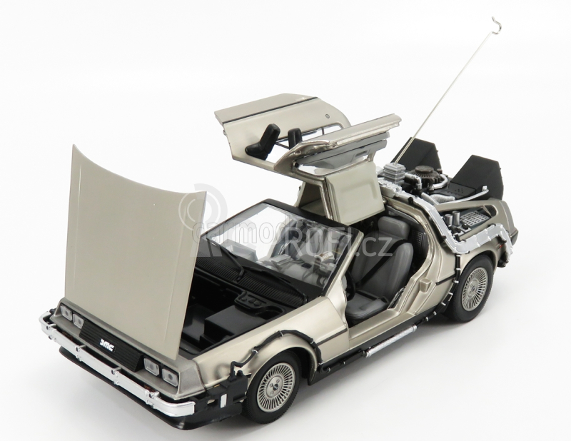 Sun-star De lorean Time Machine - Back To The Future 1 - Ritorno Al Futuro 1 1:18 Silver