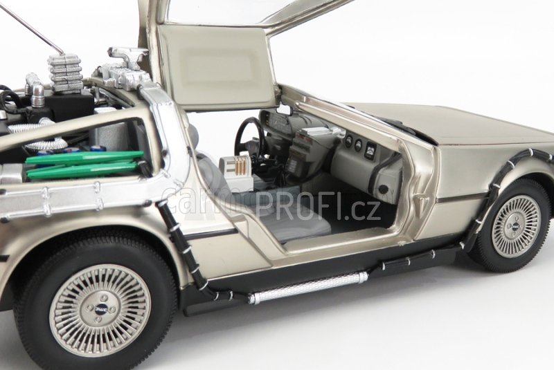 Sun-star De lorean Time Machine - Back To The Future 1 - Ritorno Al Futuro 1 1:18 Silver