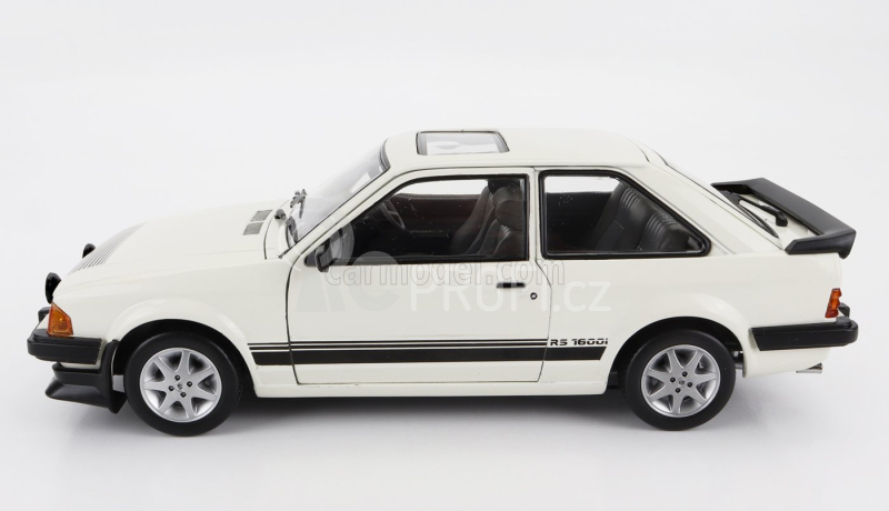 Sun-star Ford england Escort Rs 1600i 1984 1:18 Bílá