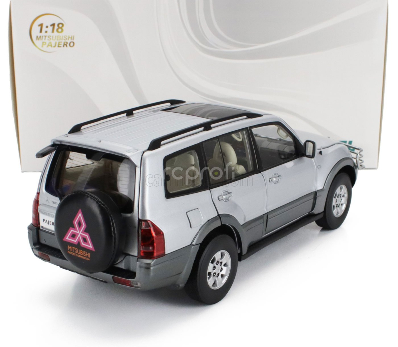 Sun-star Mitsubishi Pajero 3.5l V6 V73 2006 1:18 Silver Grey