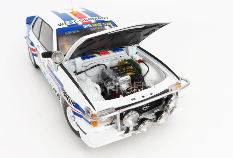 Sun-star Opel Ascona 400 (night Version) N 5 Rally Safari 1982 W.rohrl - C.geistdorfer 1:18 Bílá Modrá Červená