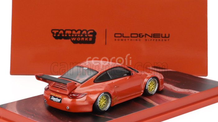 Tarmac Porsche 911 997-2 Coupe 2010 - Old & New 997 1:64 Red Met
