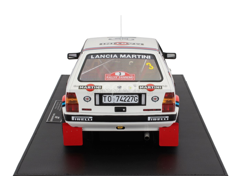 Topmarques Lancia Delta 4wd Team Martini Racing (night Version) N 3 Winner Rally Sanremo 1987 Miki Biasion - Tiziano Siviero - Con Vetrina - With Showcase 1:12 Bílá Červená Modrá