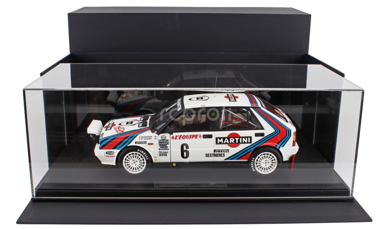 Topmarques Lancia Delta 4wd Team Martini Racing (night Version) N 6 Winner Rally Montecarlo 1987 Miki Biasion - Tiziano Siviero - Con Vetrina - With Showcase 1:12 Bílá Červená Modrá