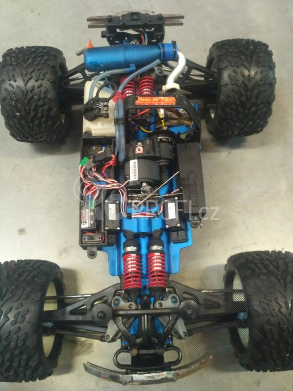 TRAXXAS REVO Verze 3.3 RTR s 2,4GHz