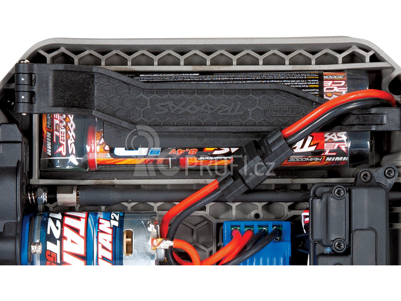RC auto Traxxas Rustler 4WD 1:10 RTR s LED osvětlením, červená
