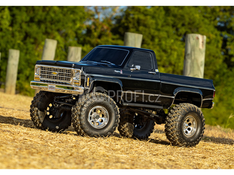 RC auto Traxxas TRX-4 Chevrolet K10 1979 TQi 1:10 RTR, červená