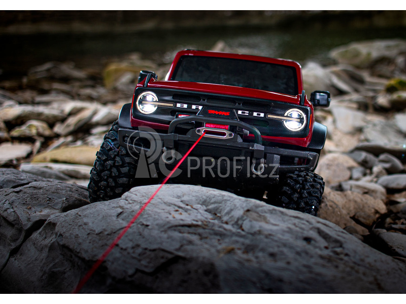 RC auto s navijákem Traxxas TRX-4 Land Rover Defender 1:10 TQi RTR, černá