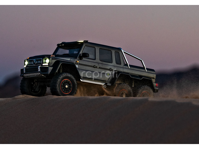 RC auto Traxxas TRX-6 Mercedes G 63 6x6 1:10 RTR, stříbrná