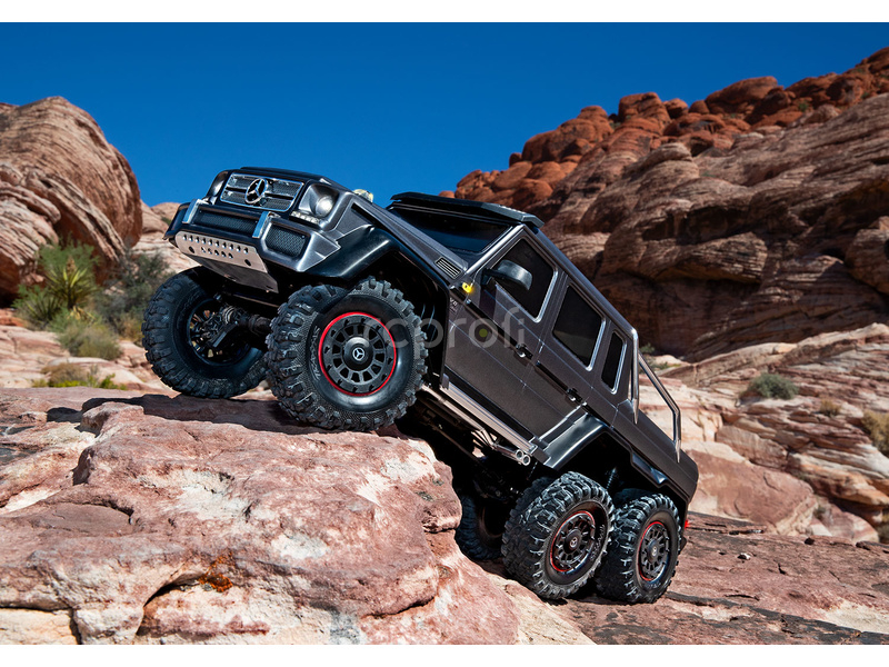 RC auto Traxxas TRX-6 Mercedes G 63 6x6 1:10 RTR, stříbrná